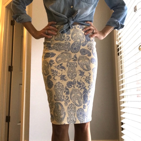 LuLaRoe Dresses & Skirts - Lularoe Cassie pencil skirt size S